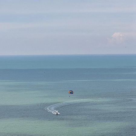 Green Ocean Seaview Apartment Batu Ferringhi Exterior photo