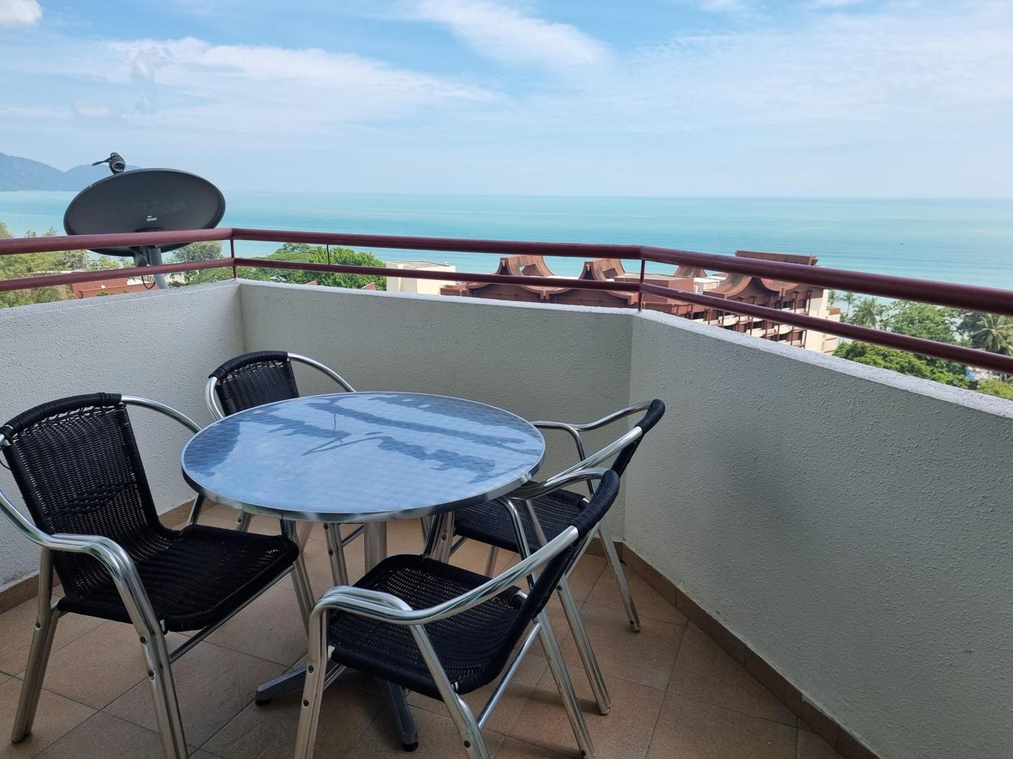 Green Ocean Seaview Apartment Batu Ferringhi Exterior photo