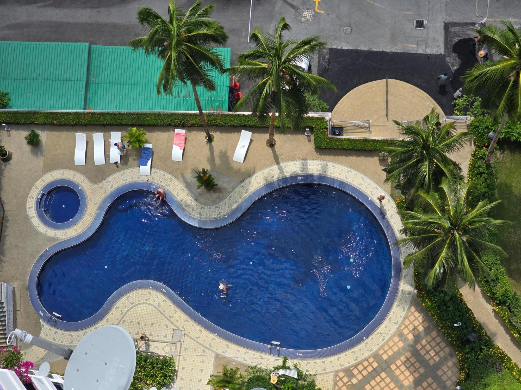 Green Ocean Seaview Apartment Batu Ferringhi Exterior photo